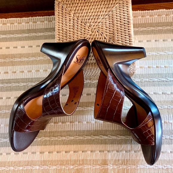 🔥NeW🔥 NIB‼️ Söfft Croc-embossed leather slide sandals - Size 7.5 ✨✨✨ - Picture 7 of 13